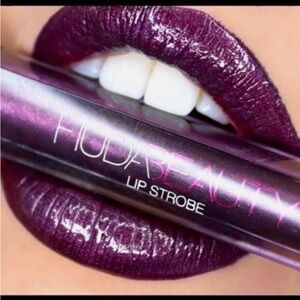 Huda Beauty Lip Strobe Lipgloss Lipstick in Moody BNIB